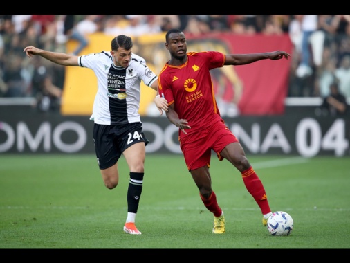 Paura a Udine per N'Dicka, stop a Udinese-Roma