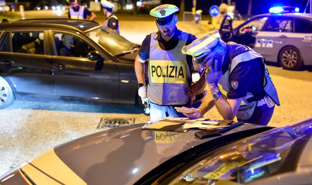 La Polizia stradale ha contestato al conducente diverse violazioni (foto Archivio)