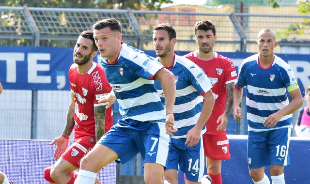 Leonardo Stanzani va a caccia del gol che gli manca dallo scorso 6 febbraio contro la Pergolettese  (foto Blitz)