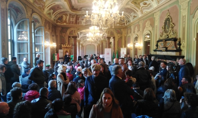 Varese, troppo vento: premiazione trasferita in extremis nel Salone Estense