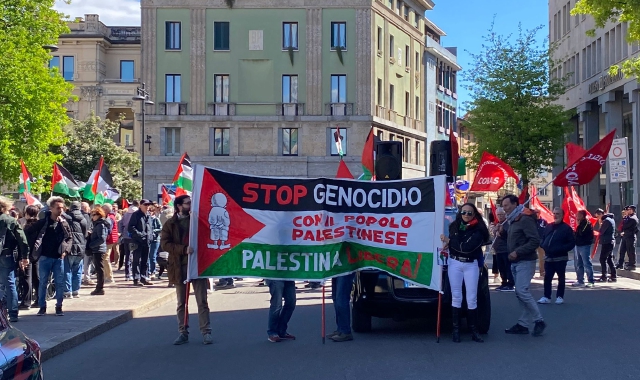 Il corteo nel centro di Busto Arsizio