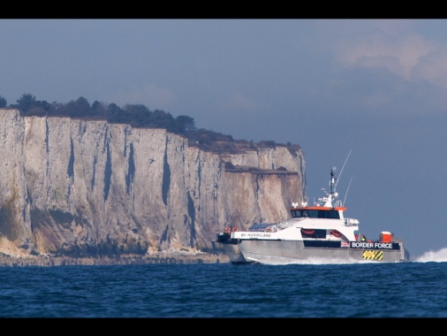 Migranti: naufragio nella Manica, almeno 5 morti