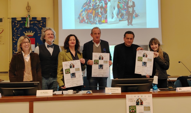 M(A)Y Fiber a Busto, ecco l’arte del tessile