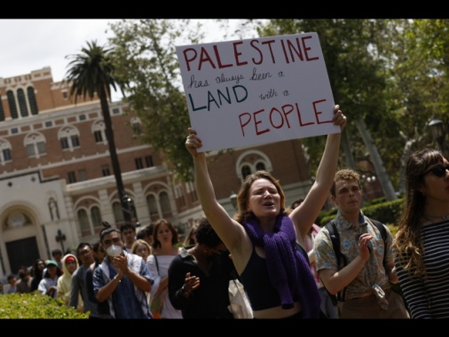 Proteste per Gaza, ad Atlanta polizia usa gas lacrimogeni