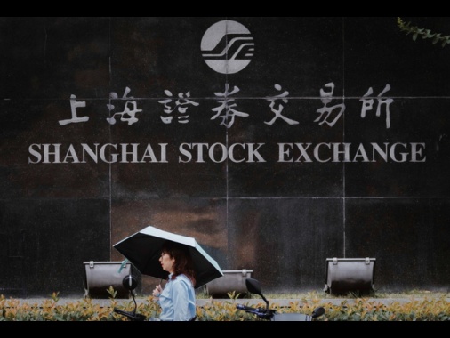 Borsa: Shanghai apre a +0,07%, Shenzhen a -0,13%