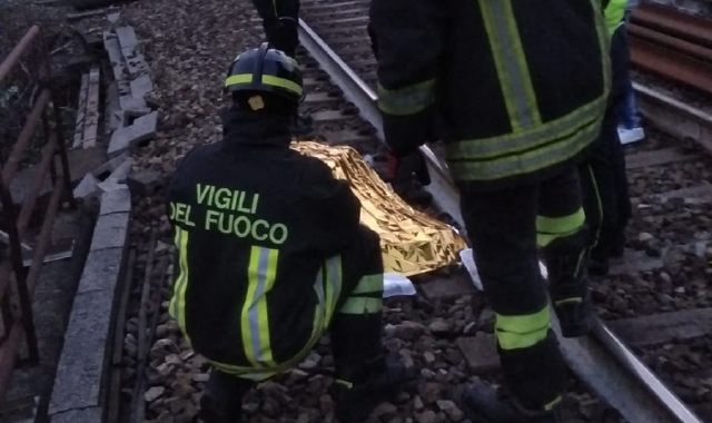 Tragedia sui binari a Busto: morto un uomo