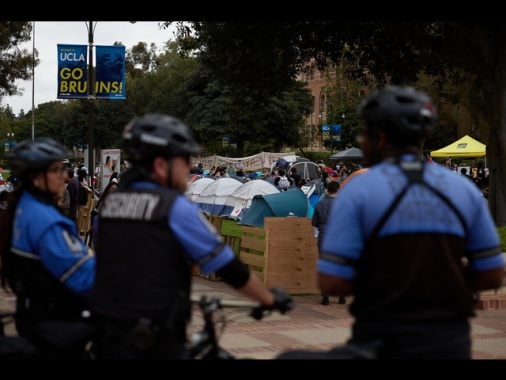 Scontri in un campus di Los Angeles per proteste pro-Gaza