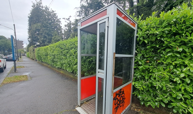 Libri al posto del telefono, a Cassano arrivano le biblio-cabine