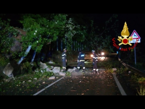 Maltempo: frana sulla strada, chiusa statale in Liguria