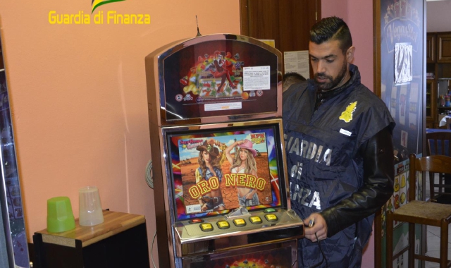 Varese: slot machine fuori orario, multati 17 locali