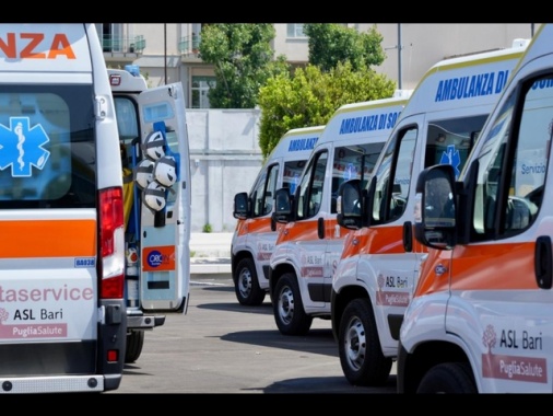 Nube di cloro dalla piscina, 150 ragazzi intossicati