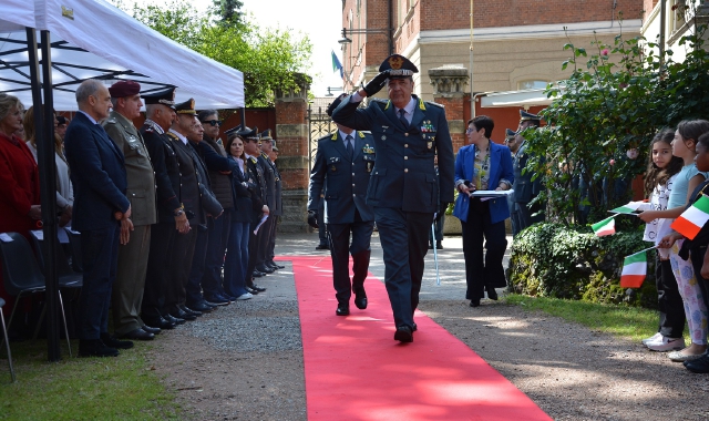 Busto Arsizio, la caserma della Gdf intitolata a Massarelli