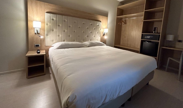 A scrocco nell'hotel di lusso: a processo