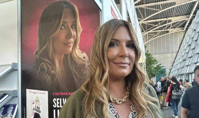Busto: insulti e odio su Twitter contro Selvaggia Lucarelli