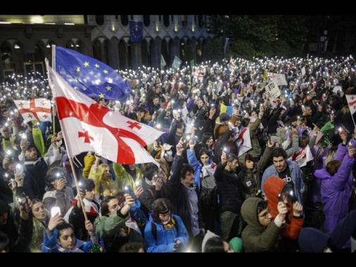 Ue, 'al fianco dei georgiani, Tbilisi ritiri la legge'