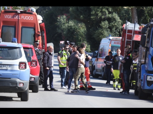 Casteldaccia, fuori pericolo l'operaio sopravvissuto