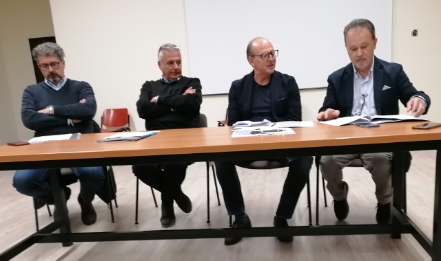 Gavirate, Parola diserta l’incontro con i commercianti