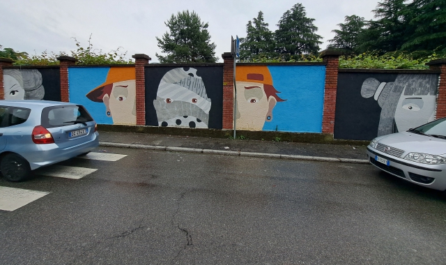 Gallarate, studenti in strada per salvare il murales