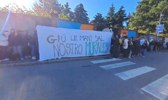 «Giù le mani dal nostro murales»