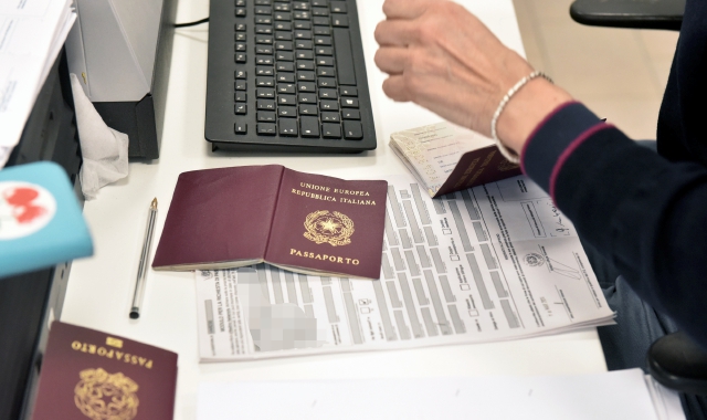 Da luglio passaporto negli uffici postali