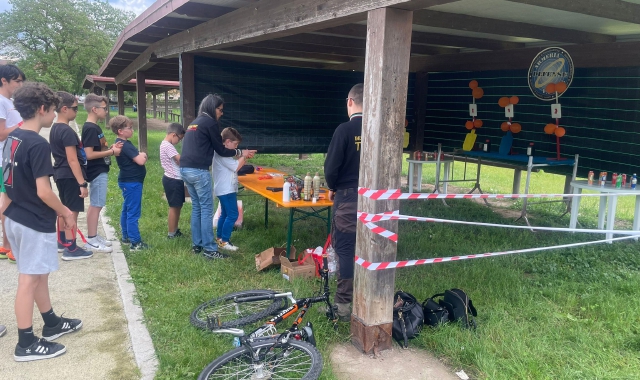 Arcisate, festa di fine scuola e tiri al bersaglio