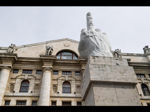 Borsa: Milano debole (-0,2%), frenano Eni, Terna, Enel e A2a