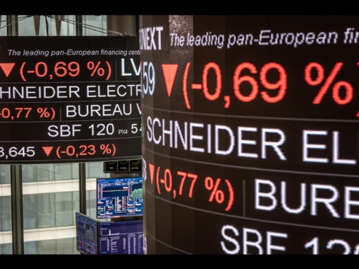 Borsa: Europa debole, pesa l'inflazione inglese, Milano -0,4%