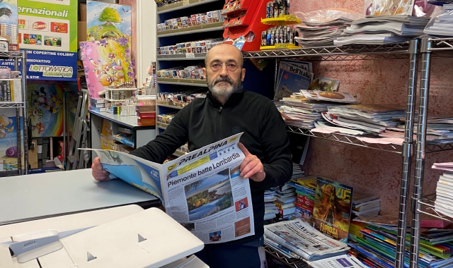  Armando De Luca nel suo negozio di Borsano