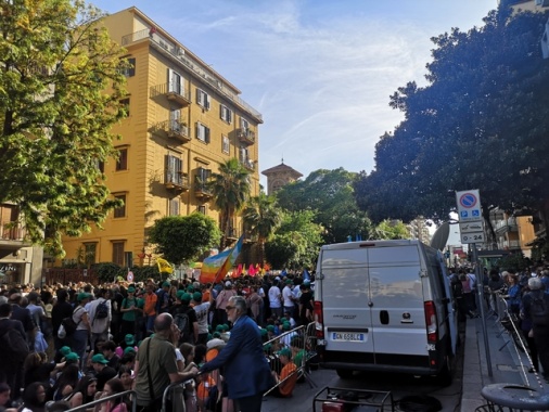 Falcone: un minuto di silenzio alle 17.58 davanti l'Albero