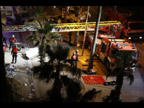 Sovraccarico su terrazza causa crollo in ristorante a Maiorca