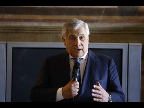 Tajani ribadisce, 'le armi italiane a Kiev non oltre il confine'