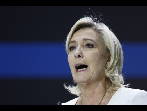 Le Pen, 'Macron vuole semplicemente entrare in guerra'