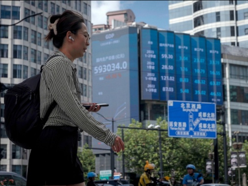 Borsa: Shanghai apre a +0,10%, Shenzhen a +0,04%