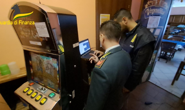 Varese, la truffa delle slot: sequestrati quasi 5 milioni, 7 indagati
