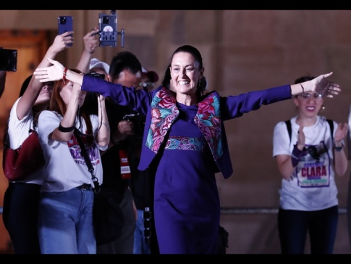 Sheinbaum dedica la vittoria alle donne, 'non arrivo da sola'