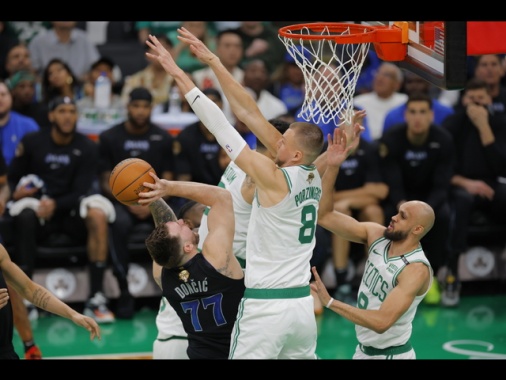 Basket: finale Nba, Boston strapazza Dallas in gara 1