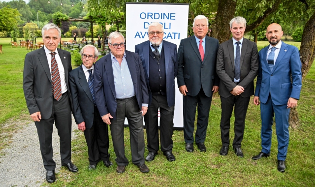 Varese, premiati gli avvocati di lungo corso