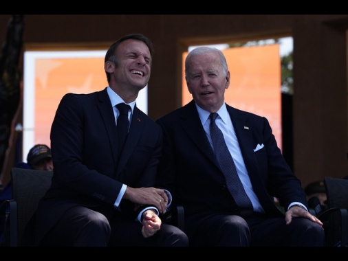 Biden in visita di Stato in Francia, Parigi paralizzata