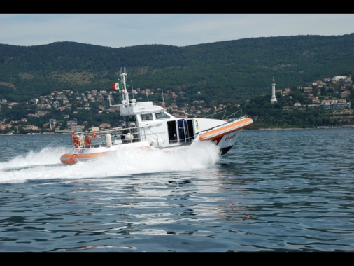 Motonave affonda vicino Grado, salvi i 76 passeggeri