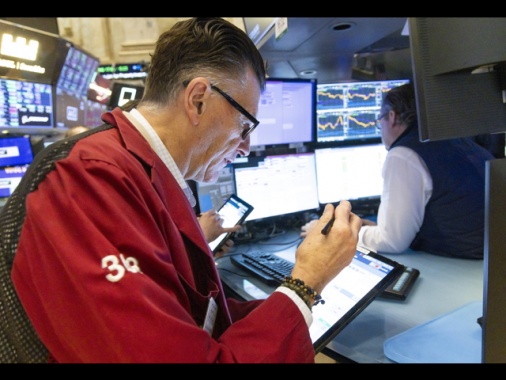 Wall Street apre in rialzo, Dj +0,86%, Nasdaq +0,88%