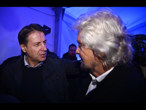 Domani Beppe Grillo a Roma, incontro con Conte in vista