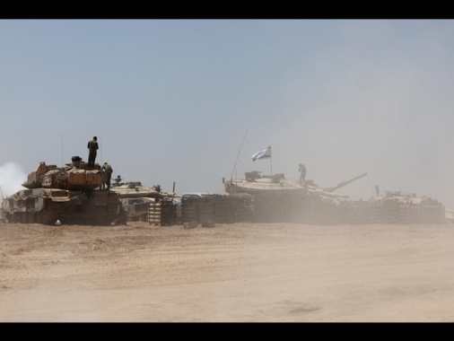 Israele, 8 soldati morti in esplosione blindato a Rafah