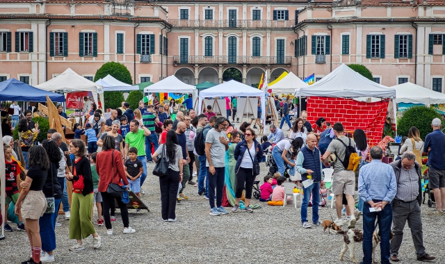 Economia solidale, pienone ai Giardini di Varese