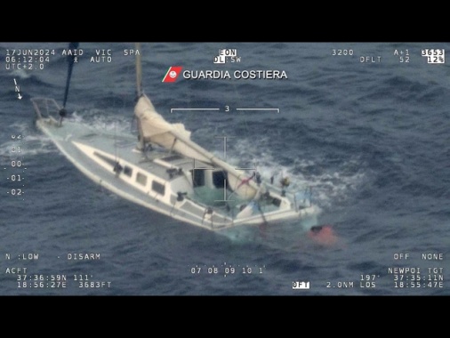 Naufragio nel mar Jonio, la Guardia costiera recupera 3 corpi