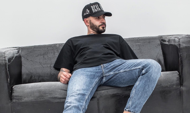 Giuseppe Furnò, in arte DjArow (foto Instagram)