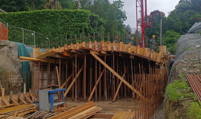 I lavori del ponte sul Tinella (Foto Redazione)