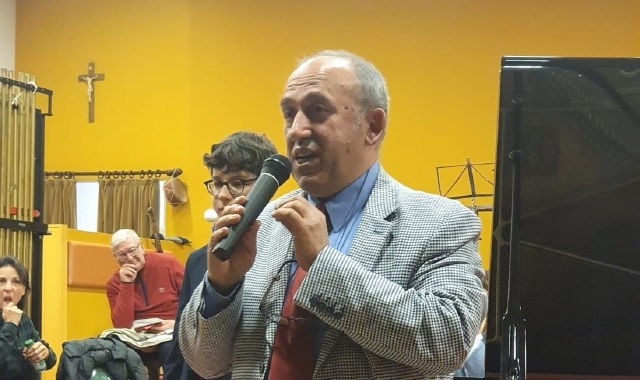 Saltrio dice addio al maestro Zanoni
