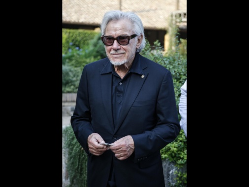 Harvey Keitel, a 85 anni sono Buddha per Louis Nero