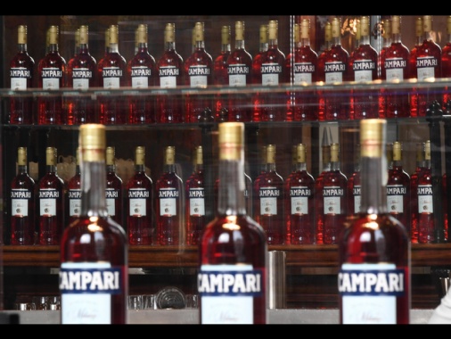 Campari giù in Borsa (-3%), rischia 1 miliardo di tasse