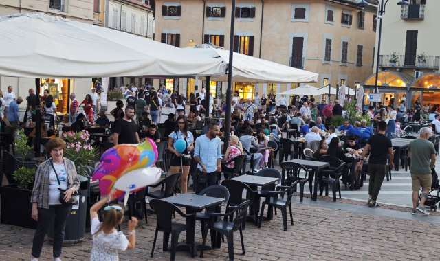 Buona partecipazione alla Notte Bianca di Busto Arsizio (foto Blitz)